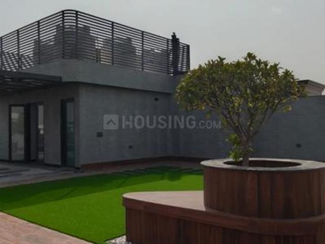 4 BHK Independent Builder Floor in Kailash Colony for resale New Delhi. The reference number is 20372187