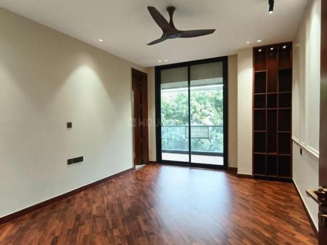 4 BHK Independent Builder Floor in Kailash Colony for resale New Delhi. The reference number is 20559365