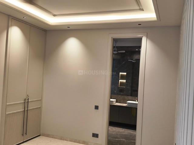 4 BHK Independent Builder Floor in Kailash Colony for resale New Delhi. The reference number is 20552097
