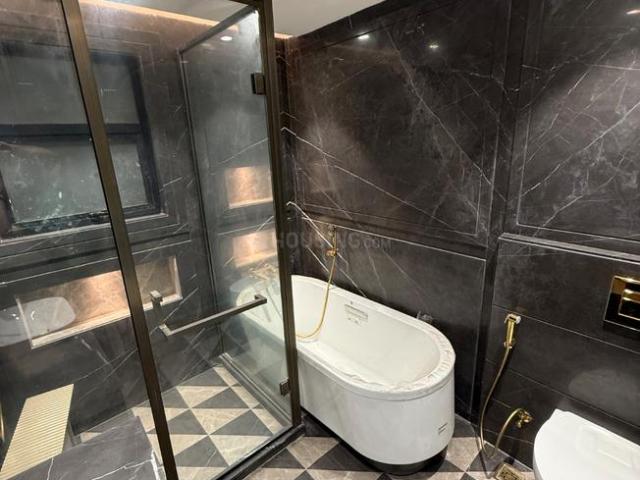 4 BHK Independent Builder Floor in Kailash Colony for resale New Delhi. The reference number is 20906879