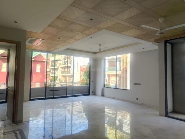4 BHK Independent Builder Floor in Kailash Colony for resale New Delhi. The reference number is 20972234
