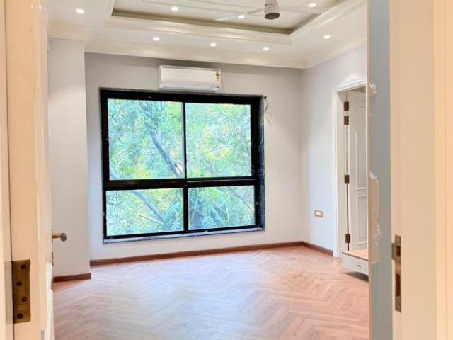 4 BHK Independent Builder Floor in Kalkaji for resale New Delhi. The reference number is 20854281