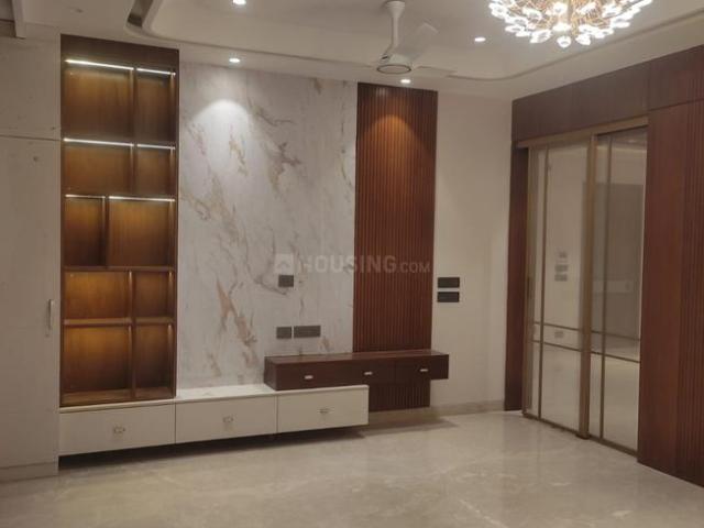 4 BHK Independent Builder Floor in Kalkaji for resale New Delhi. The reference number is 20049575