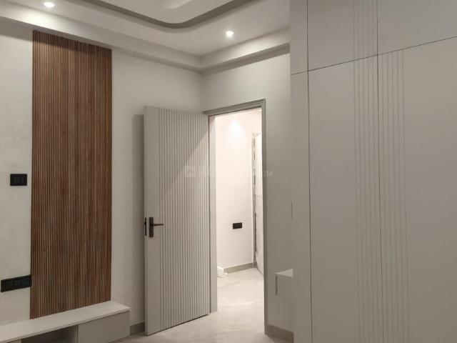4 BHK Independent Builder Floor in Kaushambi for resale Ghaziabad. The reference number is 21216167