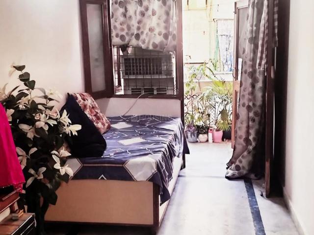 4 BHK Independent Builder Floor in Krishna Nagar for resale New Delhi. The reference number is 20214154
