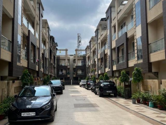 4 BHK Independent Builder Floor in Lukarganj for resale Allahabad. The reference number is 21082973