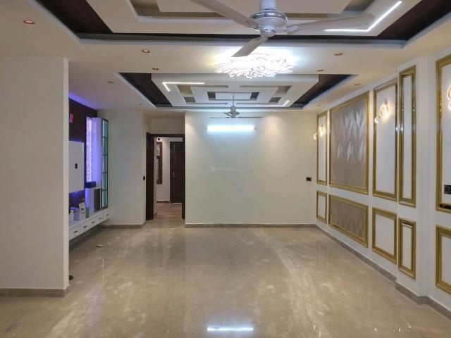 4 BHK Independent Builder Floor in Laxmi Nagar for resale New Delhi. The reference number is 18966748