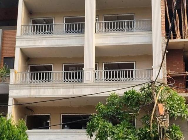 4 BHK Independent Builder Floor in Laxmi Nagar for resale New Delhi. The reference number is 20573172