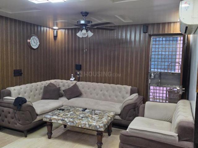 4 BHK Independent Builder Floor in Laxmi Nagar for resale New Delhi. The reference number is 21122284
