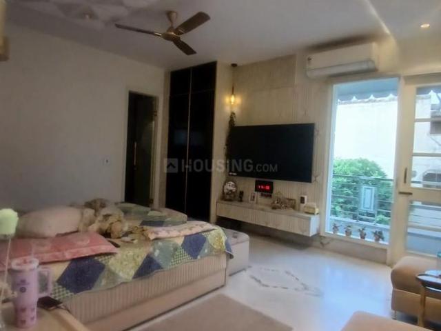 4 BHK Independent Builder Floor in Punjabi Bagh for rent New Delhi. The reference number is 21149276