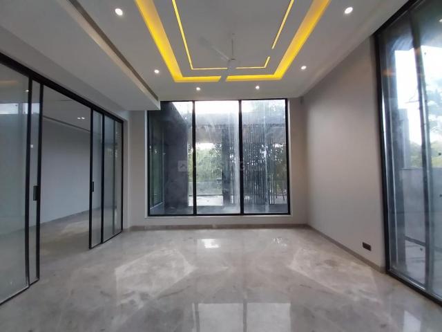 4 BHK Independent Builder Floor in Punjabi Bagh for resale New Delhi. The reference number is 19115764