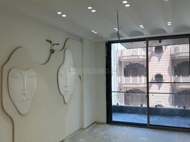 4 BHK Independent Builder Floor in Punjabi Bagh for resale New Delhi. The reference number is 19985505