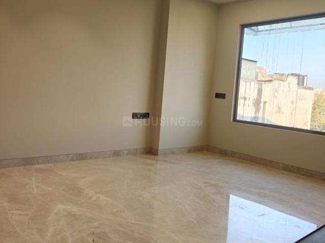4 BHK Independent Builder Floor in Punjabi Bagh for resale New Delhi. The reference number is 19987715
