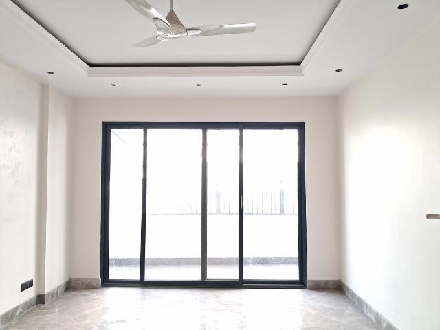 4 BHK Independent Builder Floor in Punjabi Bagh for resale New Delhi. The reference number is 20179121