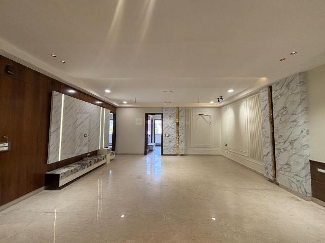 4 BHK Independent Builder Floor in Punjabi Bagh for resale New Delhi. The reference number is 21115527