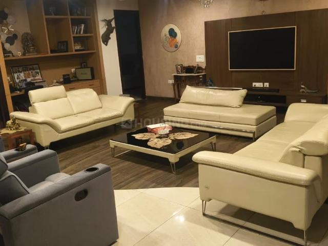 4 BHK Independent Builder Floor in Palam Vihar for rent Gurgaon. The reference number is 19114240