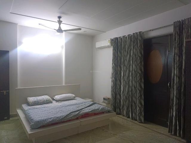 4 BHK Independent Builder Floor in Palam Vihar for rent Gurgaon. The reference number is 20704580