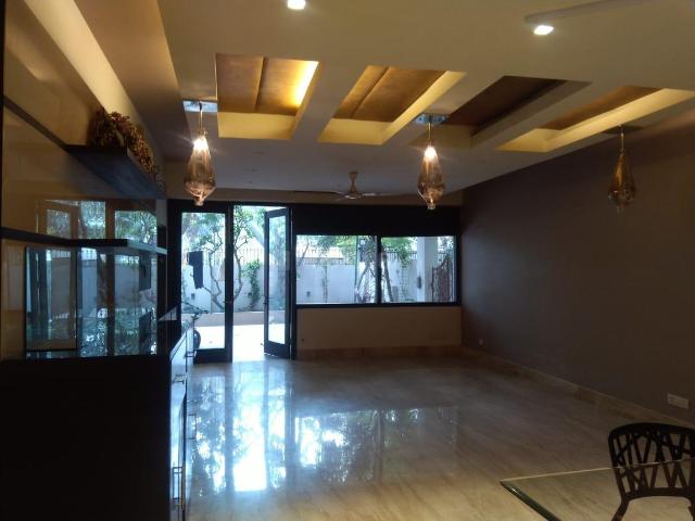 4 BHK Independent Builder Floor in Panchsheel Park for rent New Delhi. The reference number is 19785776