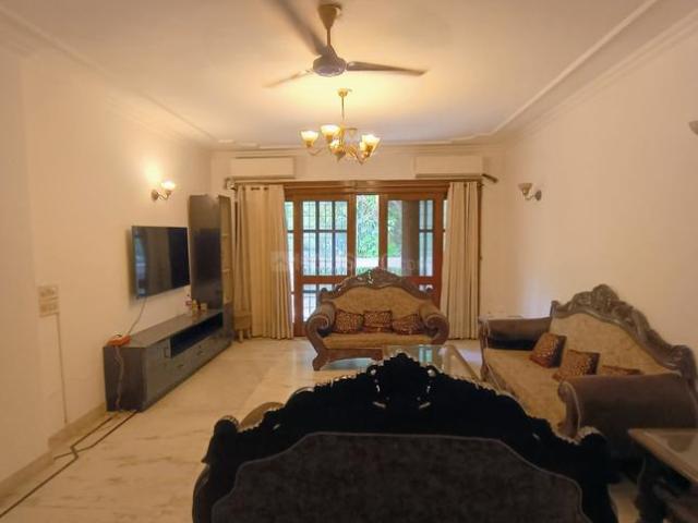 4 BHK Independent Builder Floor in Panchsheel Park for rent New Delhi. The reference number is 20565247