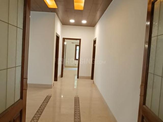4 BHK Independent Builder Floor in Panchsheel Park for rent New Delhi. The reference number is 20753317