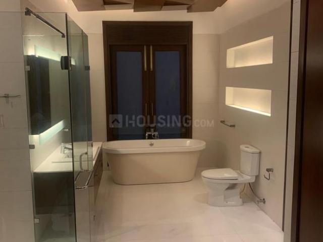 4 BHK Independent Builder Floor in Panchsheel Park for rent New Delhi. The reference number is 20877137
