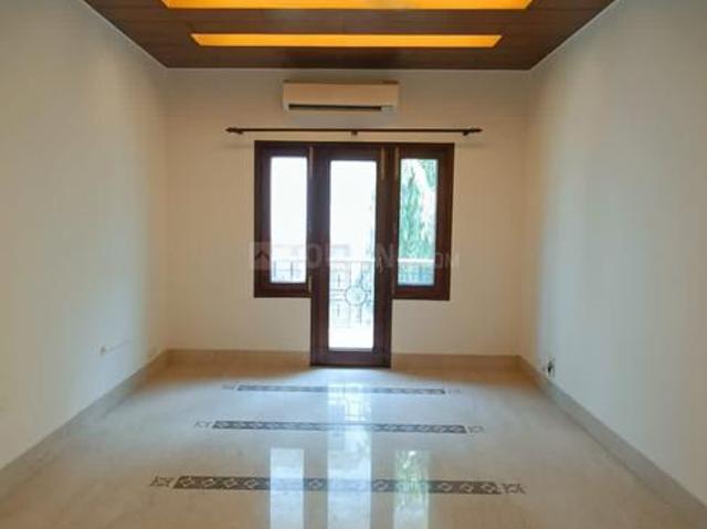 4 BHK Independent Builder Floor in Panchsheel Park for rent New Delhi. The reference number is 21110487