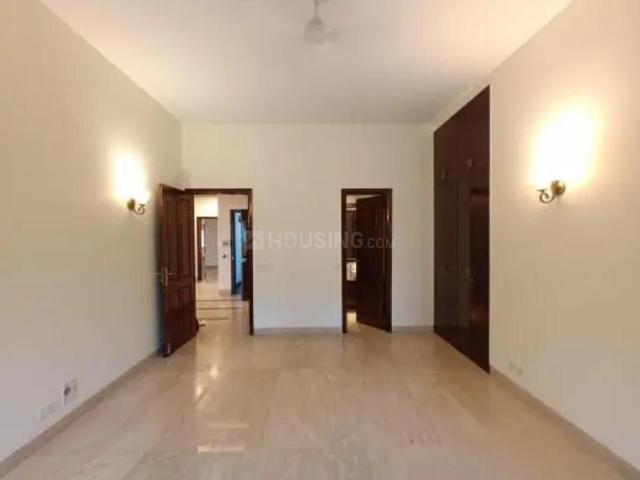 4 BHK Independent Builder Floor in Panchsheel Park for rent New Delhi. The reference number is 21115884