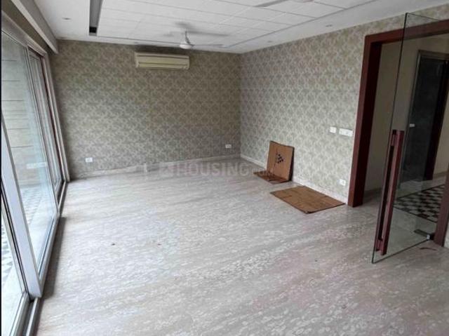 4 BHK Independent Builder Floor in Panchsheel Park for rent New Delhi. The reference number is 21133525