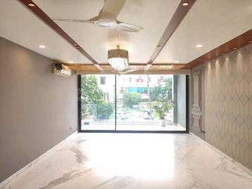 4 BHK Independent Builder Floor in Panchsheel Park for resale New Delhi. The reference number is 11067966