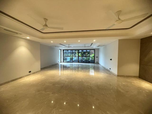 4 BHK Independent Builder Floor in Panchsheel Park for resale New Delhi. The reference number is 18836213
