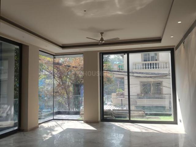 4 BHK Independent Builder Floor in Panchsheel Park for resale New Delhi. The reference number is 19154037
