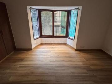 4 BHK Independent Builder Floor in Panchsheel Park for resale New Delhi. The reference number is 19283220
