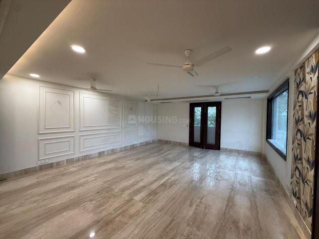 4 BHK Independent Builder Floor in Panchsheel Park for resale New Delhi. The reference number is 19420598