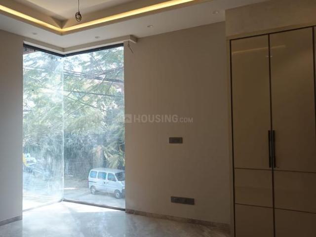 4 BHK Independent Builder Floor in Panchsheel Park for resale New Delhi. The reference number is 19916508