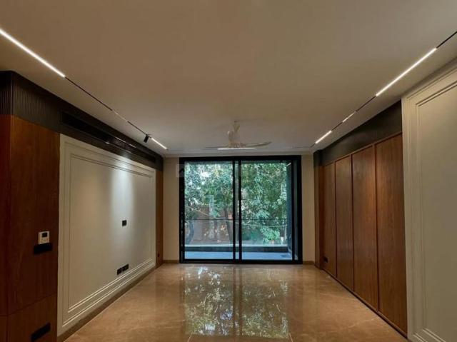 4 BHK Independent Builder Floor in Panchsheel Park for resale New Delhi. The reference number is 21322546