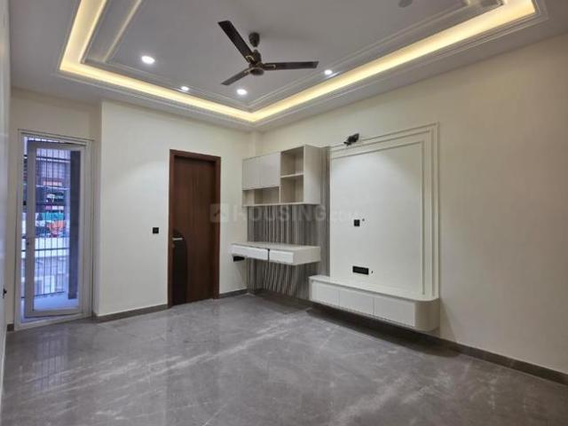 4 BHK Independent Builder Floor in Paschim Vihar for rent New Delhi. The reference number is 19041216