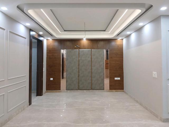 4 BHK Independent Builder Floor in Paschim Vihar for resale New Delhi. The reference number is 15816334