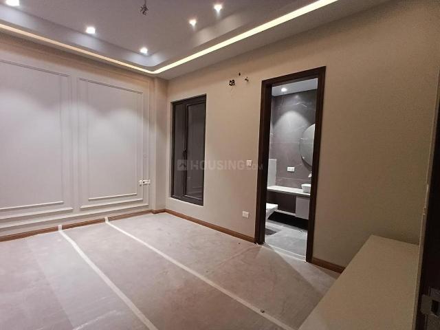 4 BHK Independent Builder Floor in Paschim Vihar for resale New Delhi. The reference number is 20554669