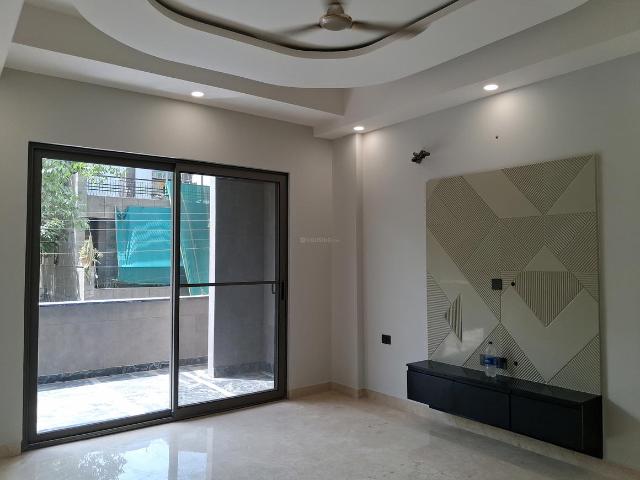 4 BHK Independent Builder Floor in Paschim Vihar for resale New Delhi. The reference number is 20084109