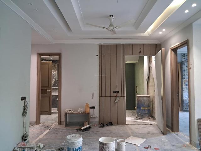 4 BHK Independent Builder Floor in Paschim Vihar for resale New Delhi. The reference number is 20233644