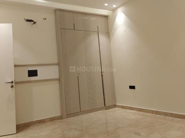 4 BHK Independent Builder Floor in Paschim Vihar for resale New Delhi. The reference number is 20373680