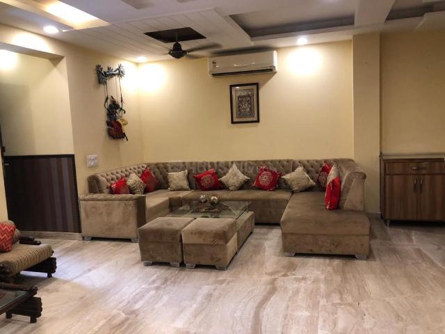 4 BHK Independent Builder Floor in Paschim Vihar for resale New Delhi. The reference number is 7855657