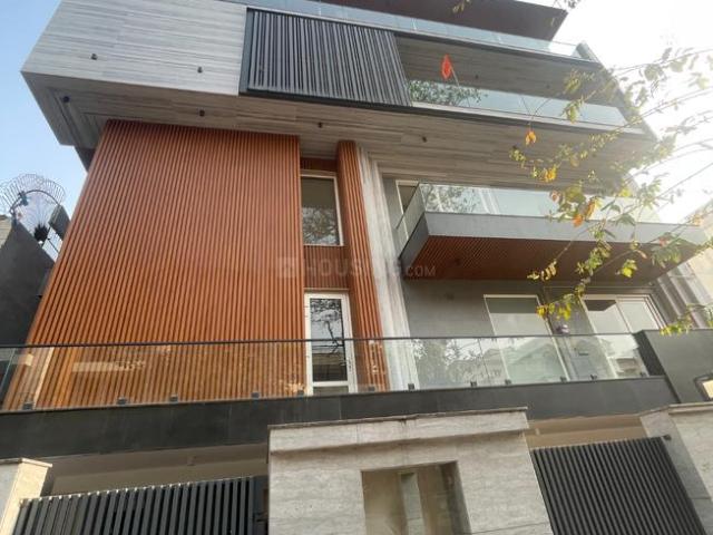 4 BHK Independent Builder Floor in Pitampura for rent New Delhi. The reference number is 21038769