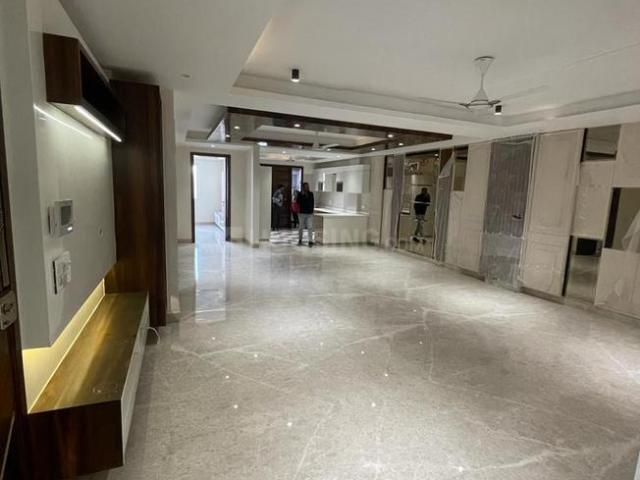 4 BHK Independent Builder Floor in Pitampura for resale New Delhi. The reference number is 10651395