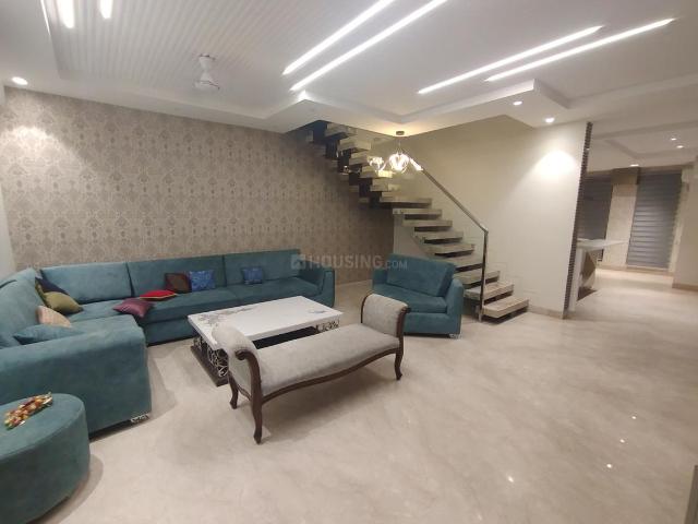 4 BHK Independent Builder Floor in Pitampura for resale New Delhi. The reference number is 16891272