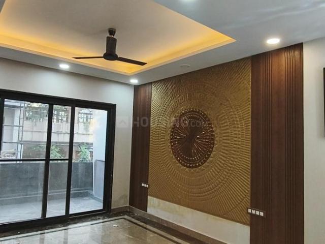 4 BHK Independent Builder Floor in Pitampura for resale New Delhi. The reference number is 18498552