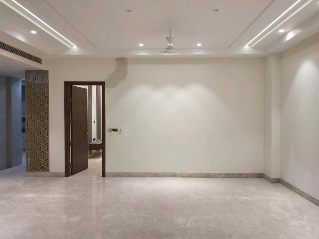 4 BHK Independent Builder Floor in Pitampura for resale New Delhi. The reference number is 20614420
