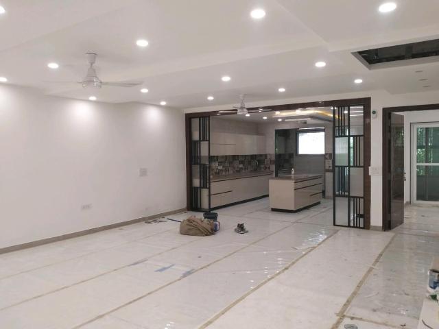 4 BHK Independent Builder Floor in Pitampura for resale New Delhi. The reference number is 21076575