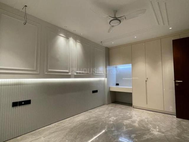 4 BHK Independent Builder Floor in Pitampura for resale New Delhi. The reference number is 21331024