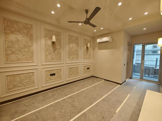4 BHK Independent Builder Floor in Preet Vihar for resale New Delhi. The reference number is 21197419